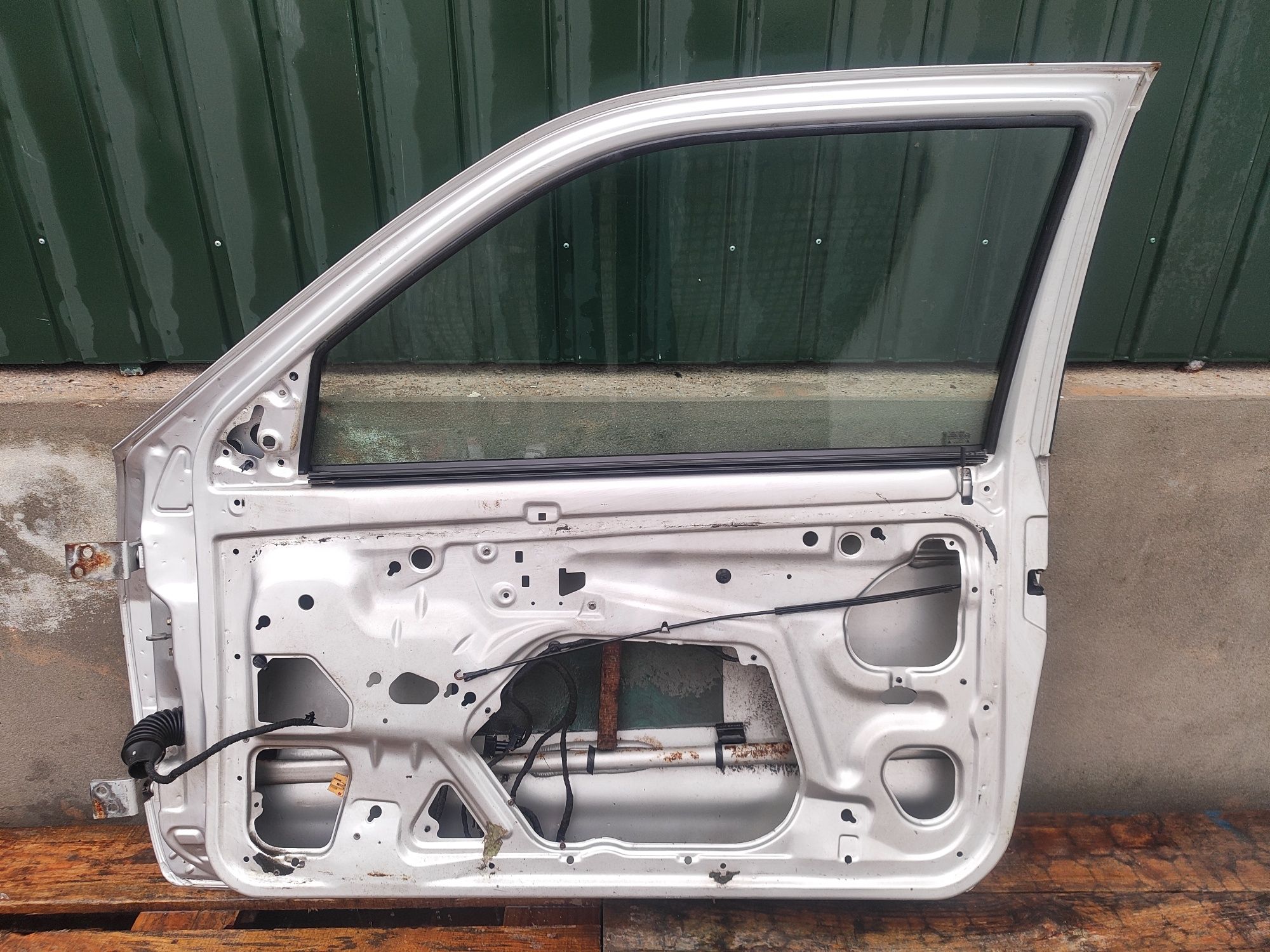 Porta frente direita SEAT Ibiza 6k2 (2 portas)