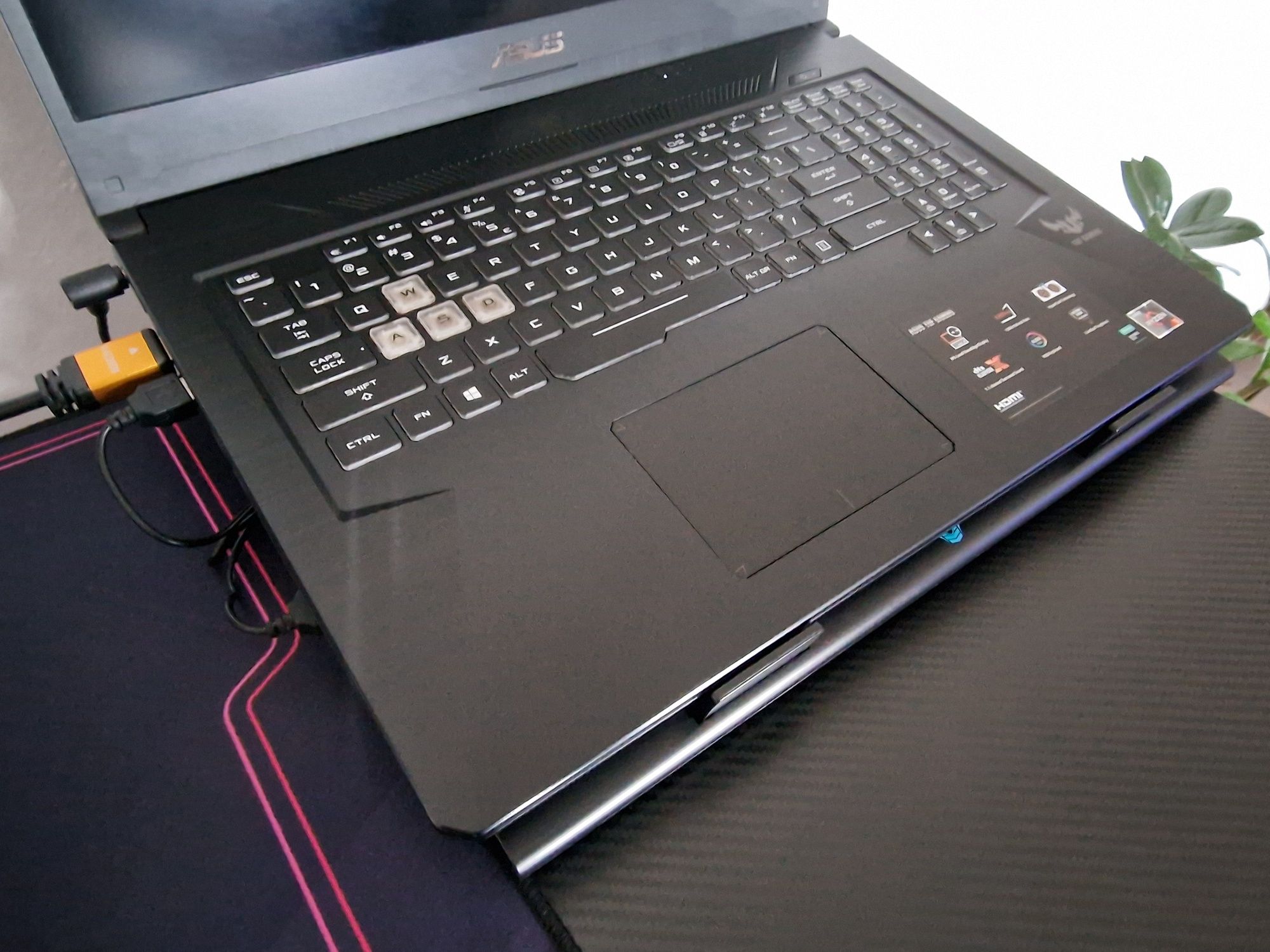 Laptop ASUS TUF FX702 GTX1650/128bit/Ryzen 5/16ram/1TB SSD/120hz 17,3"
