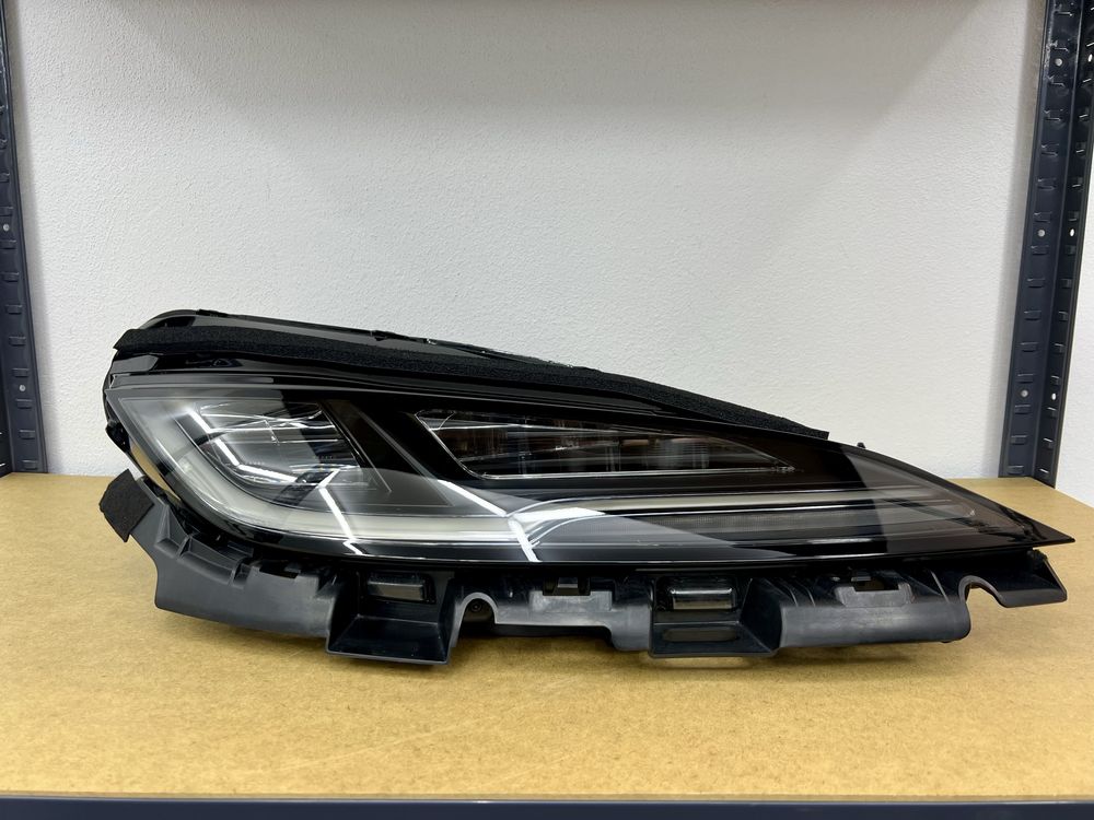 Lampy przód/przednie Tesla 3 III Highland LIFT Full Led prawa/lewa.