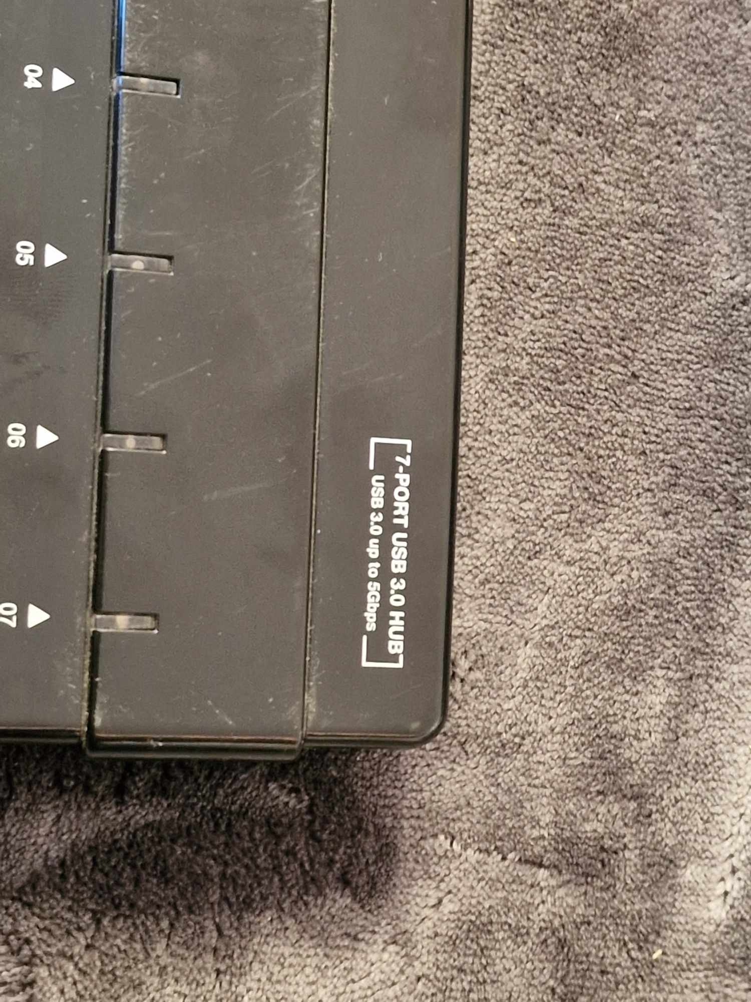 HUB USB 3.0 x7 z osobnym zasilaniem.