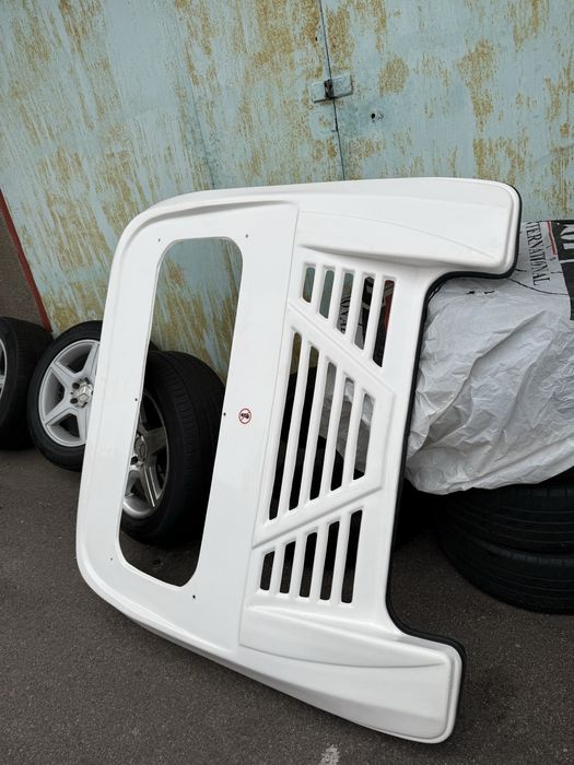 Кришко кондиціонеру на мікроавтобус