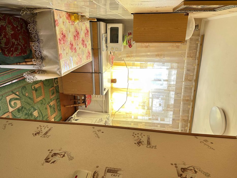 Продам двокімнатну квартиру в центрі смт. Білогір’я