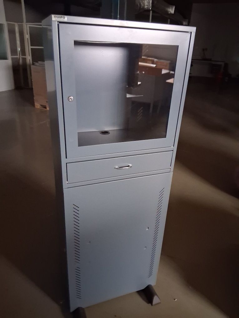 Armário para computador