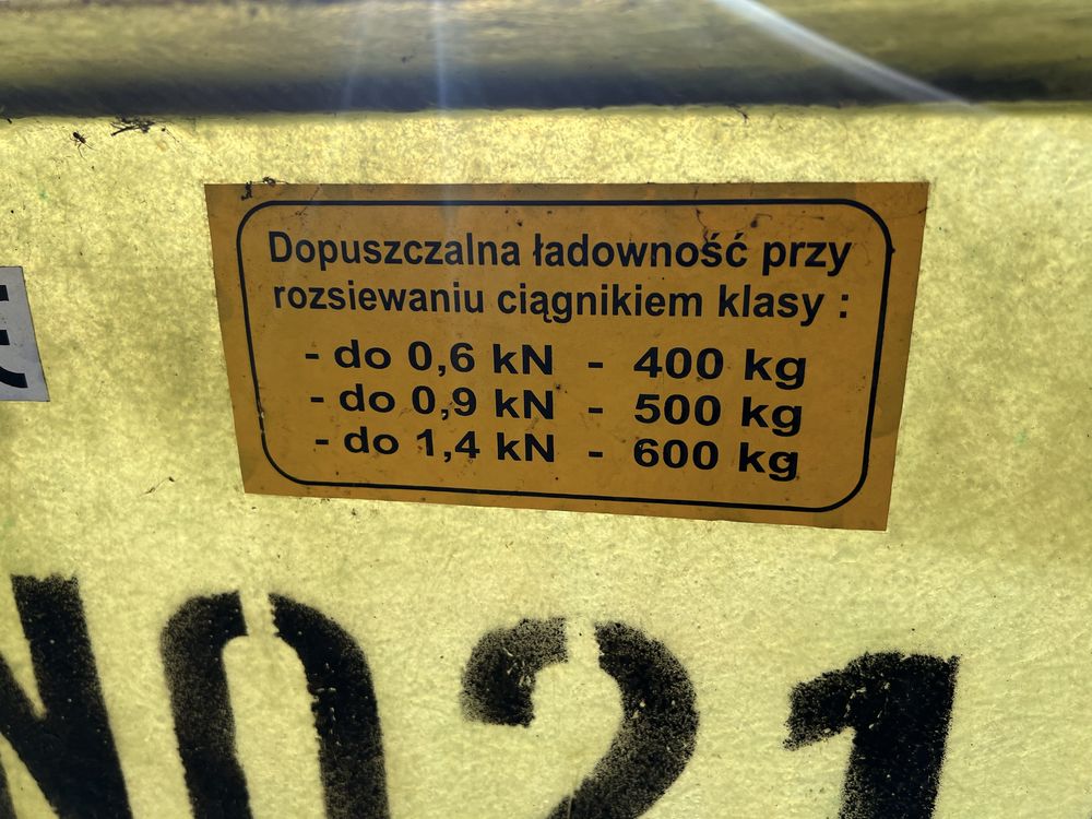 Rozsiewacz do wapna nawozu klos 600 l