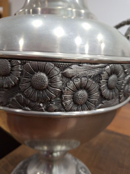 Taça decorativa em estanho