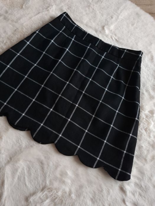 Czarna spódniczka w kratkę Asos M38