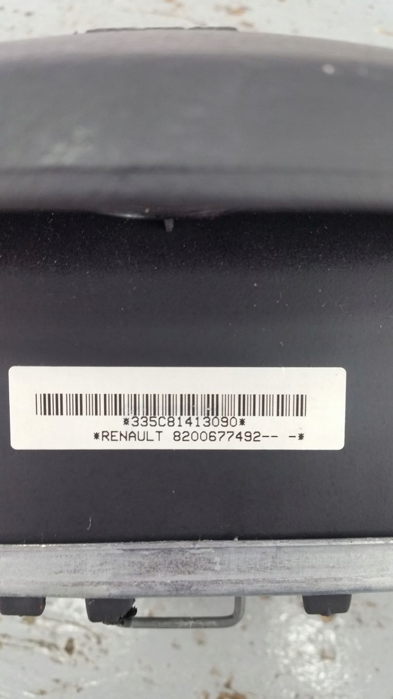 PODUSZKA KIEROWCY RENAULT CLIO III 8200677492