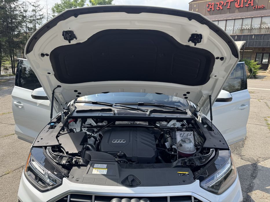 Audi q5 2021 як нова перед максимальна комплектація