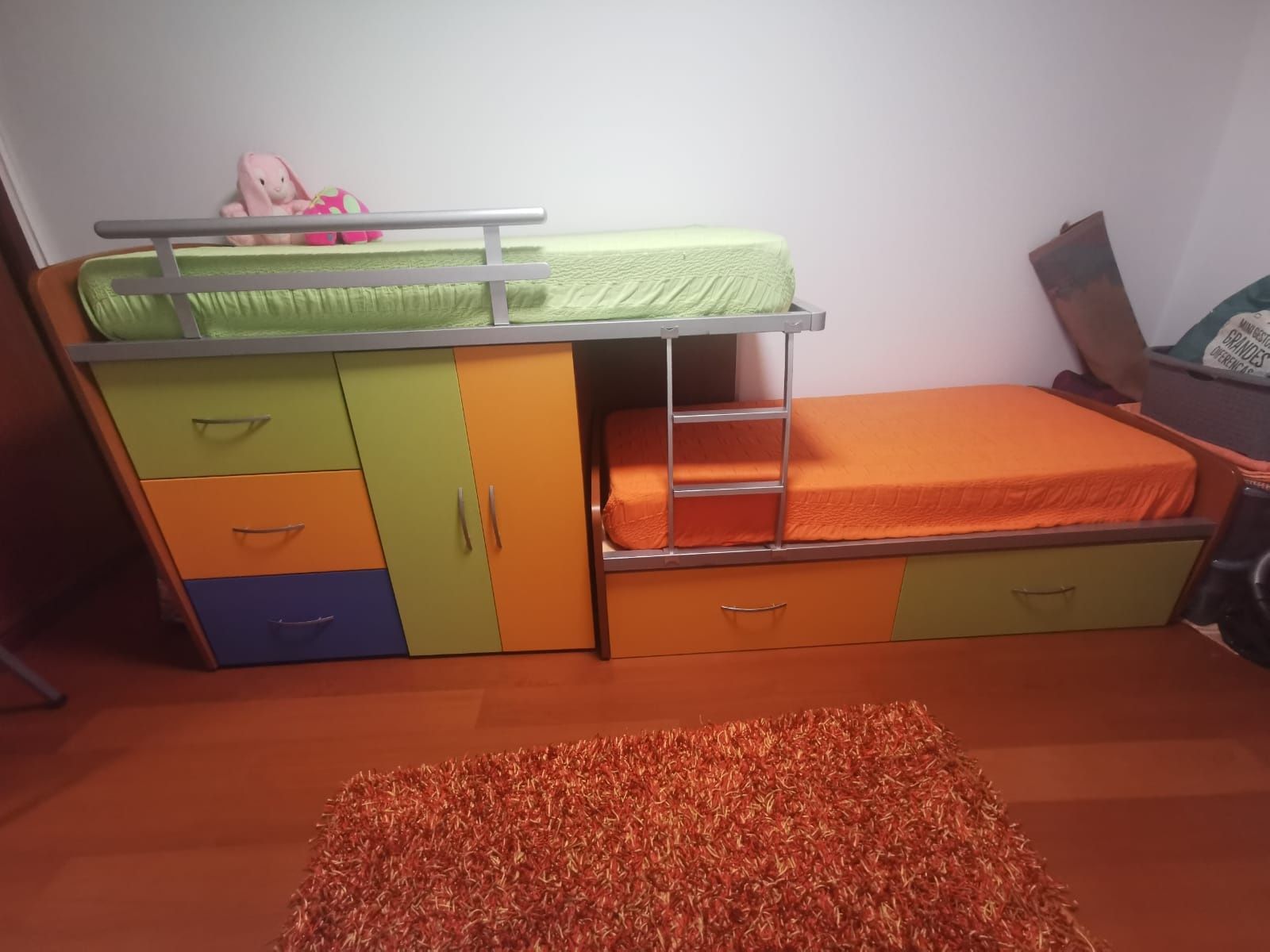 Quarto / Estúdio com 3 camas em ótimo estado