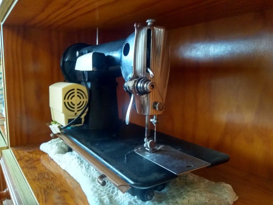 Máquina de costura Singer 15c para peças ou decoração