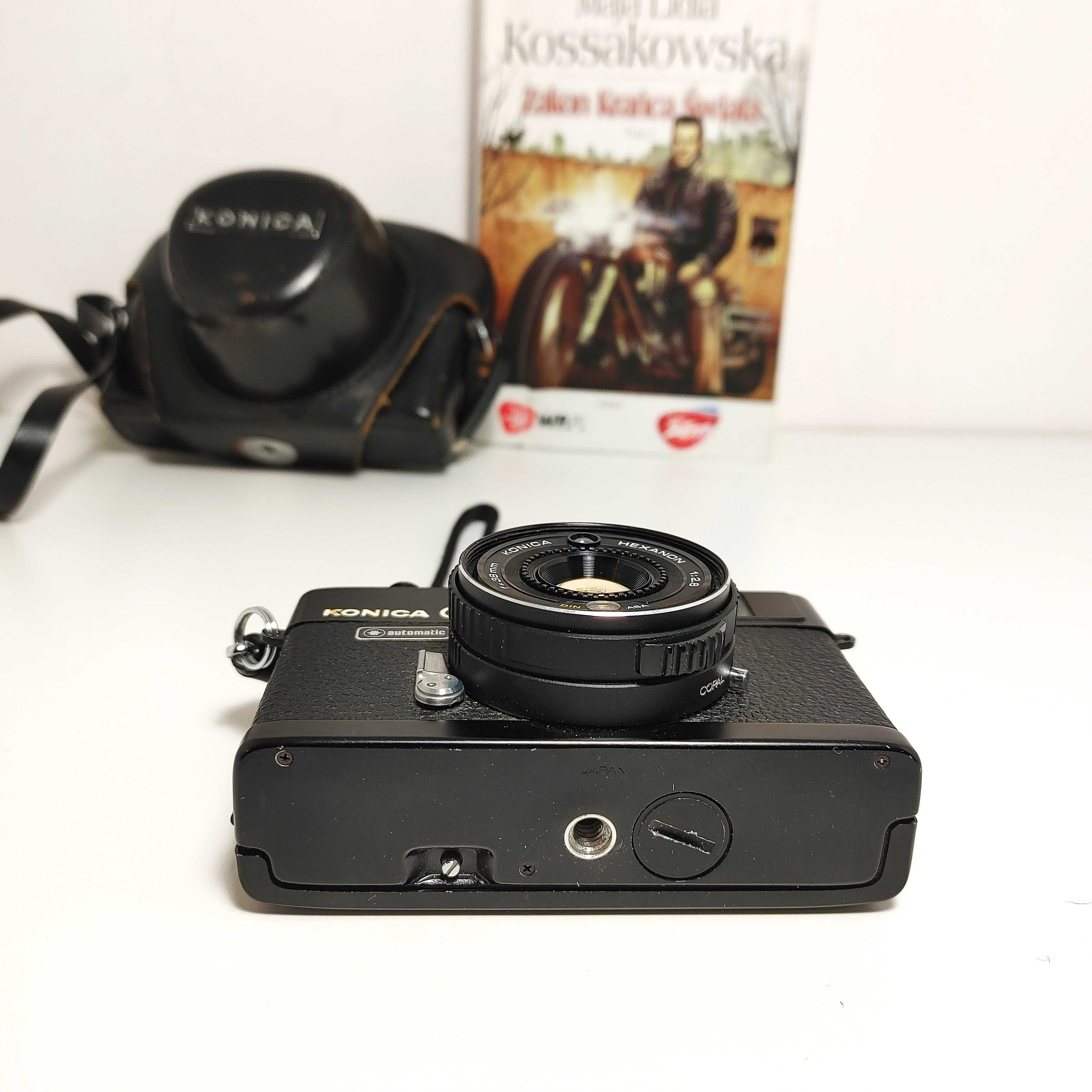 Analogowy kompaktowy  Dalmierz KONICA C35 Automatic 1971 r z FUTERAŁEM
