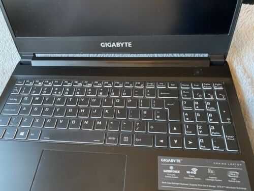 GIGABYTE G5 KC 15.6 (512 GB, i5 10th Gen, 16 GB, RTX 3060) Como novo!