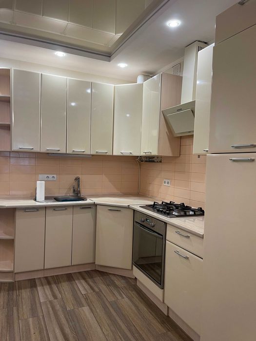 Сдам 2х ком квартиру в центре города! Евроремонт!