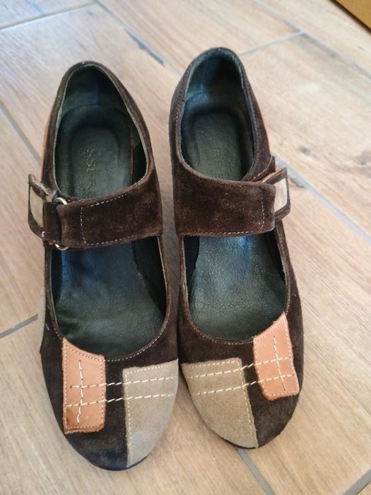 Жіночі шкіряні туфлі