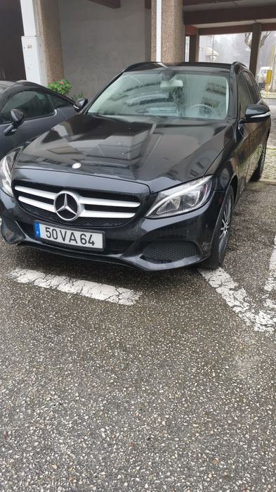 Faço serviço de transporte particular, motorista. Tenho 43 anos carta