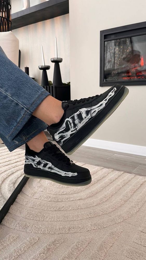 Nike Air Force 1 Low Skeleton Black