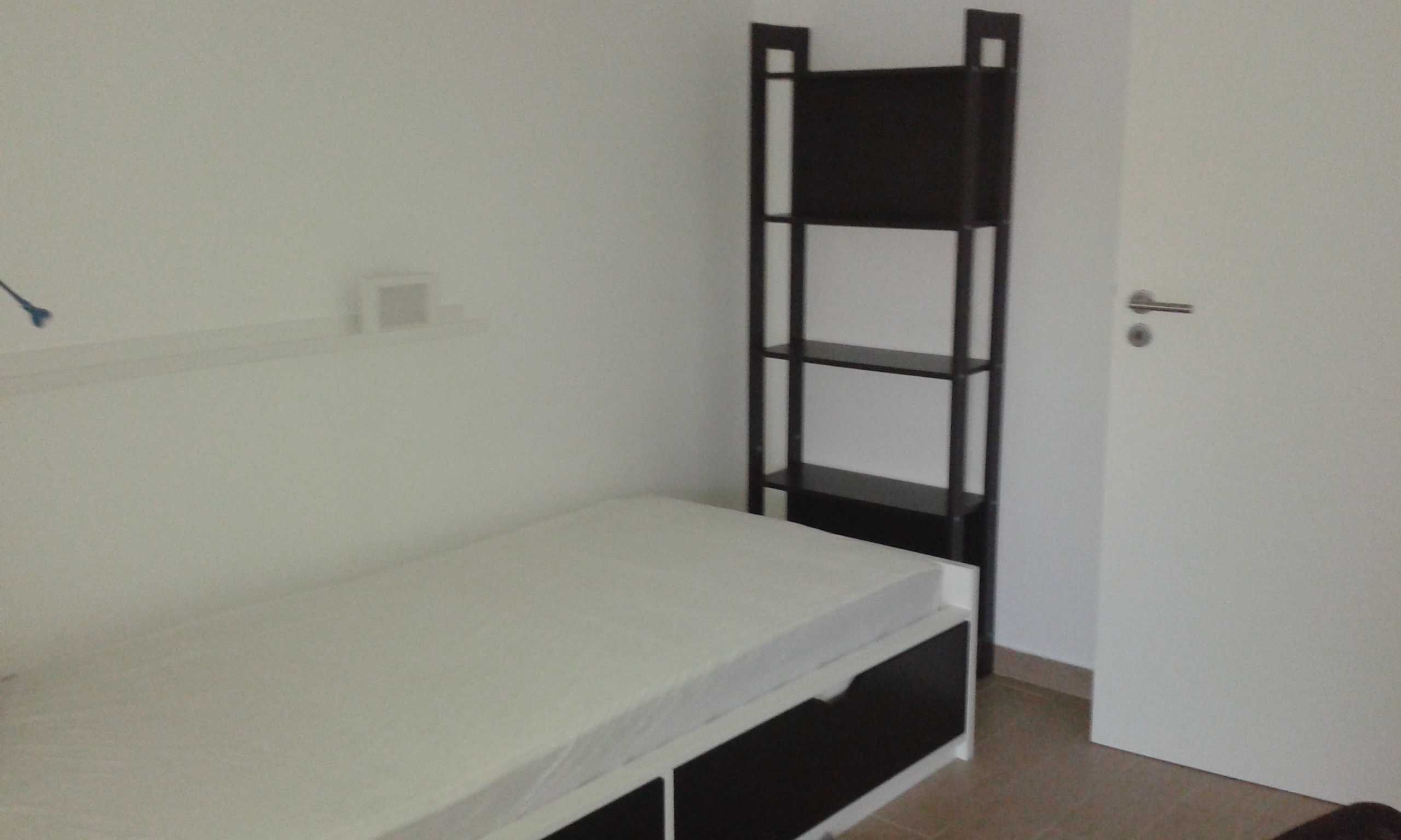Quarto para estudante universitária(o) junto á FCT e Egas Moniz