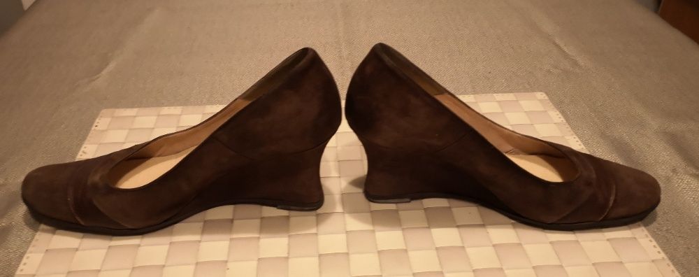 Buty eleganckie na koturnie czółenka brązowe 38 skóra