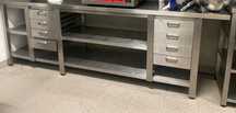 Bancada de inox com 8 gavetas