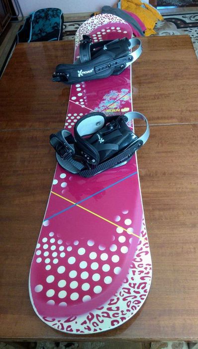 Сноуборд ~135 см (на рост до 156 см) + крепления
