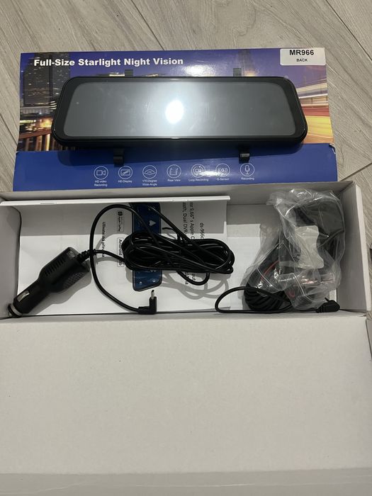 Автомобільне дзеркало - рєгерєстратор