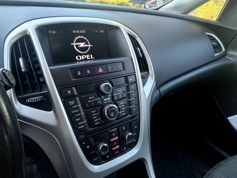 OPEL ASTRA J 2010 rok