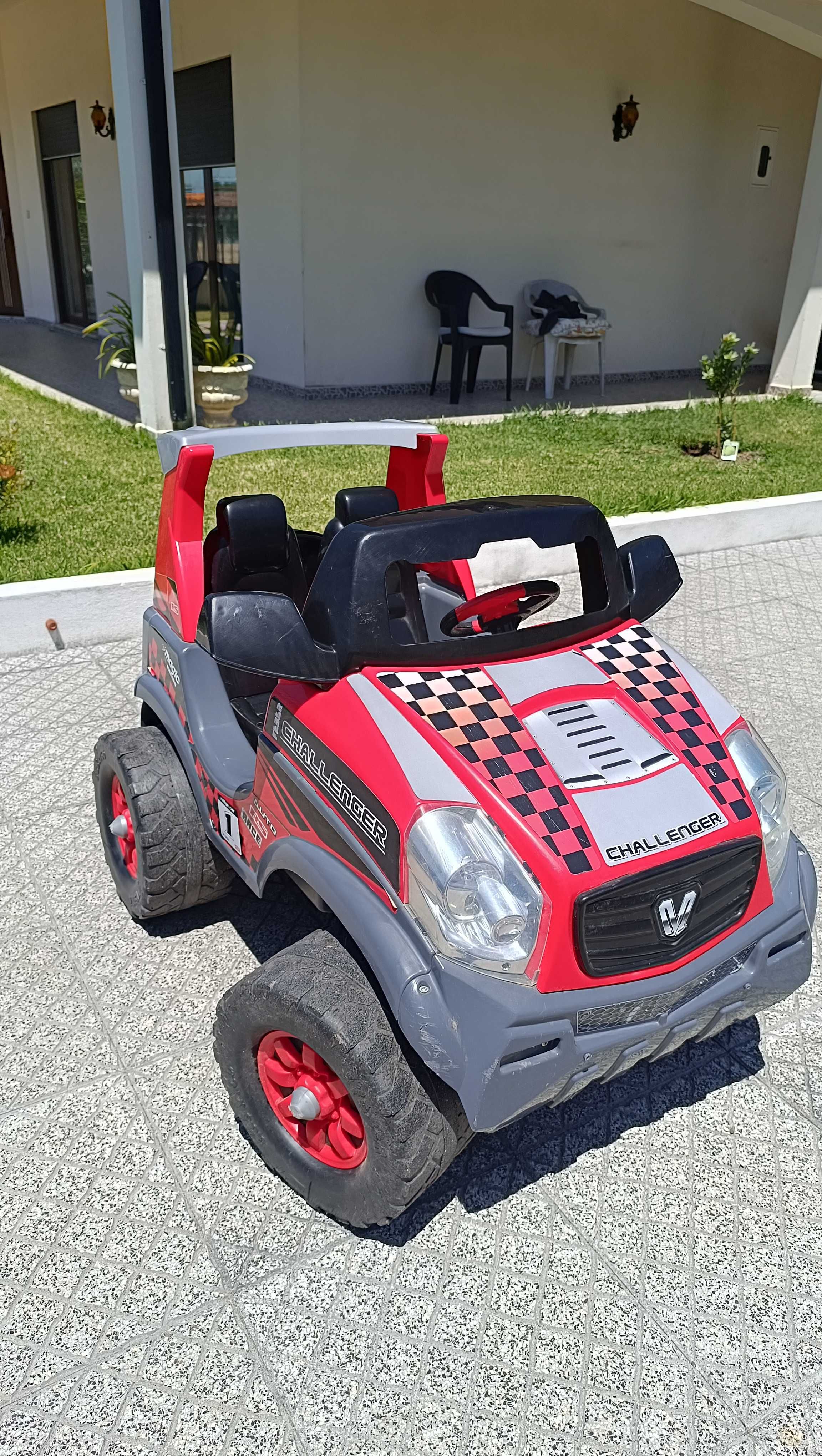 Veiculo a Bateria - Jipe Challenger 12V