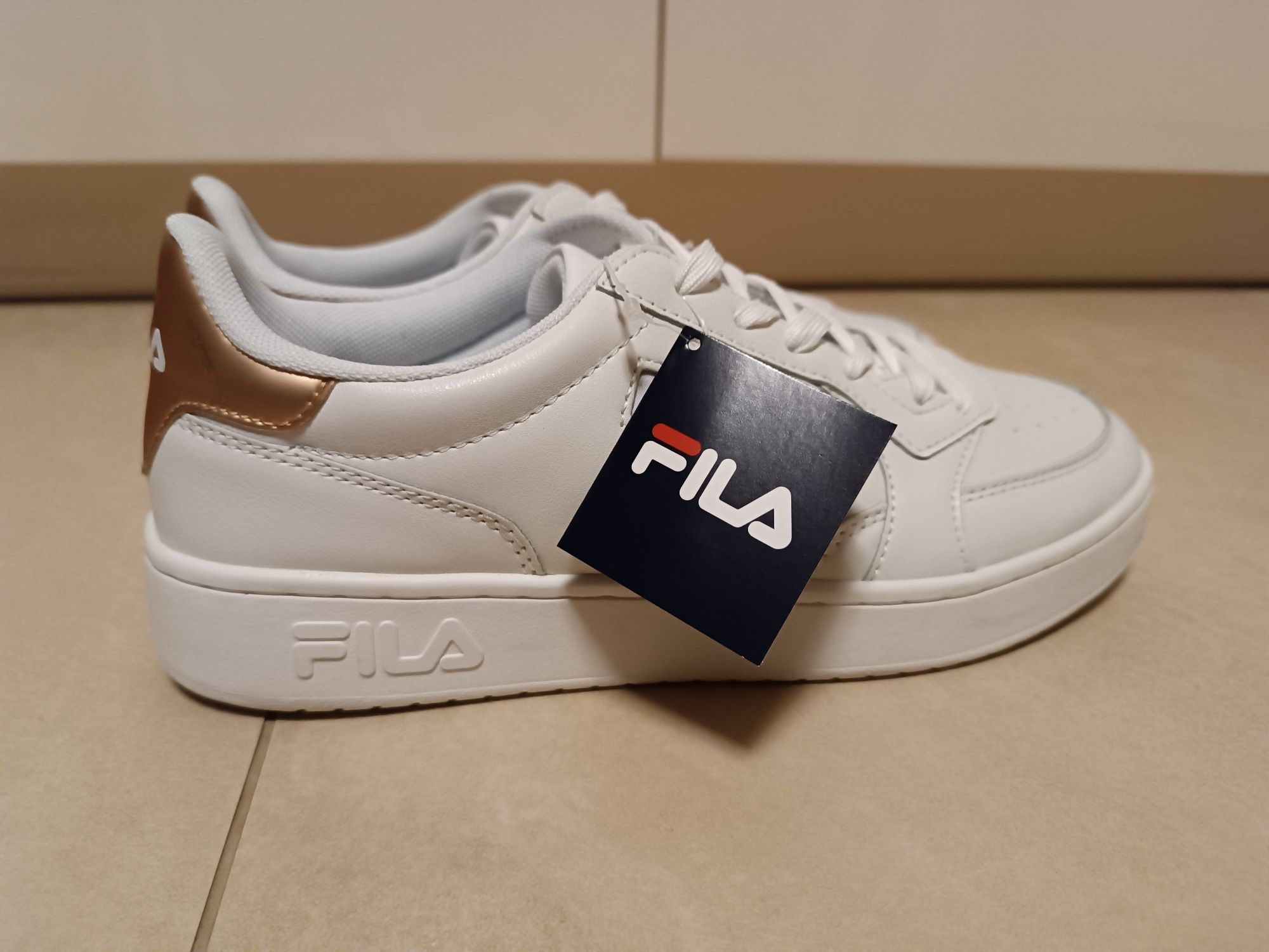 Nowe białe buty sneakersy damskie Fila rozmiar 40