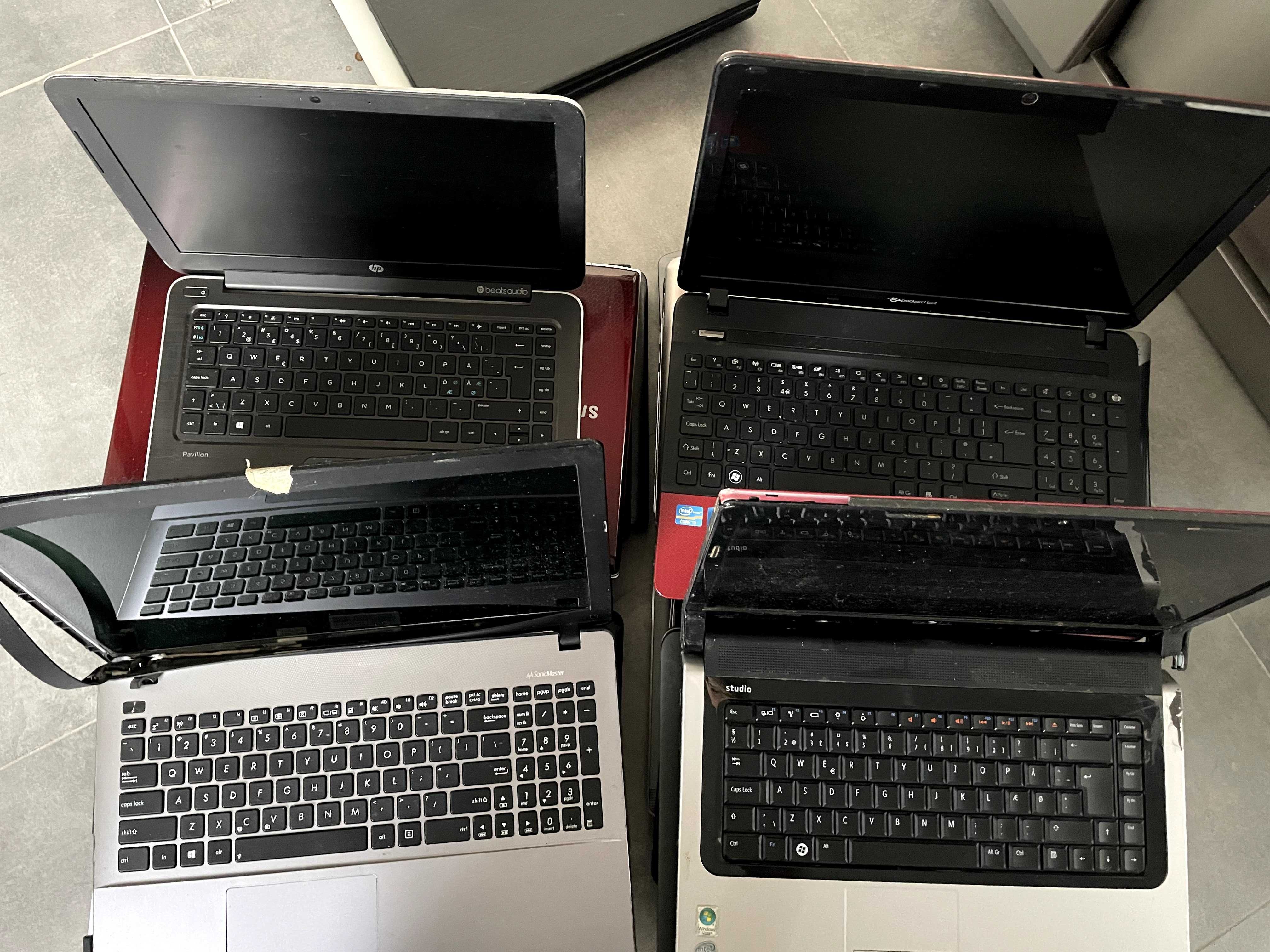 25 Laptopow plus dwa tablety