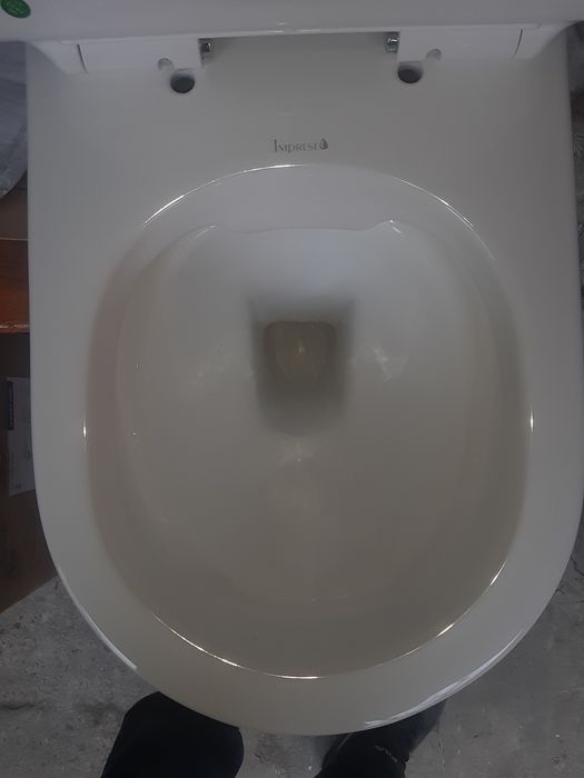 Унітаз підвісний Imprese  з кришкою