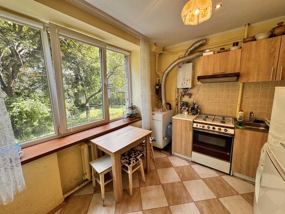 Продаж 2 кімнатної квартири з ремонтом, вул. Зарицьких / Франка, Львів