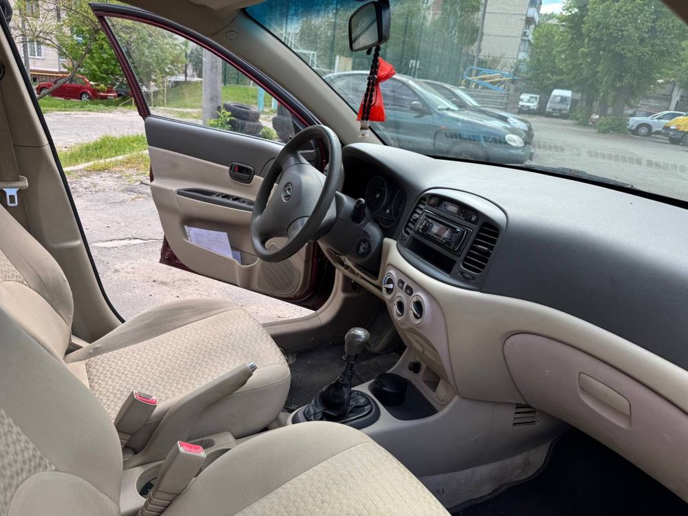 Продається машина Hyundai Accent 2010