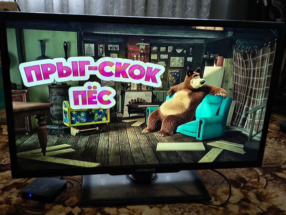 Продам телевізор Bravis LED-32C2000B з Android-приставкою.