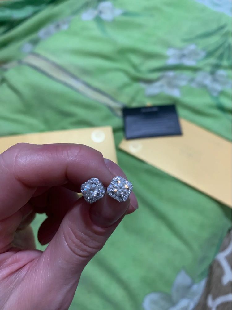 Eleganskie srebne kolczyki z kamieniami diamentami moissanite