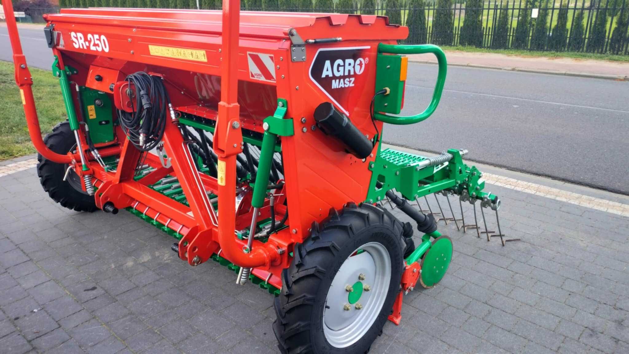 Siewnik zbożowy 2,5 metra AGRO-MASZ z 2019 r stan jak nowy