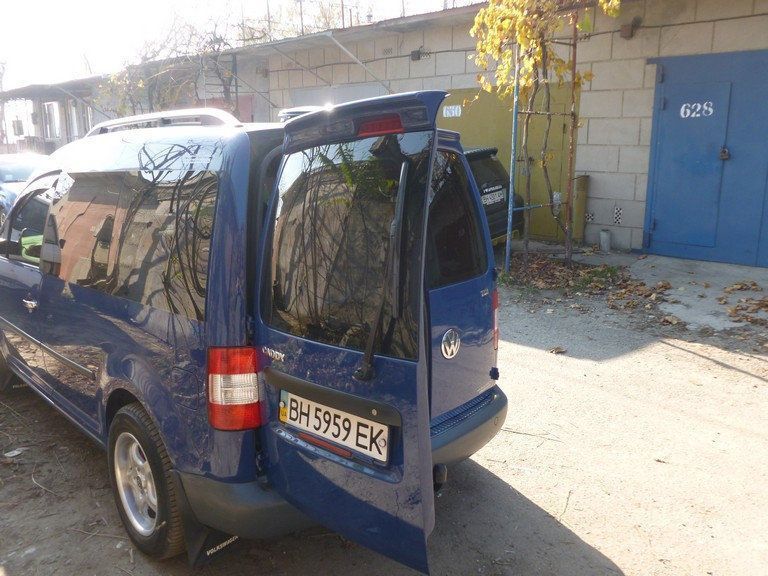 Спойлер Распашонка Volkswagen Caddy 3 Козырек на ляду Кадди