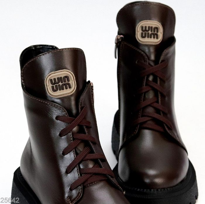 Черевики жіночі зимові з натуральної шкіри логотипом