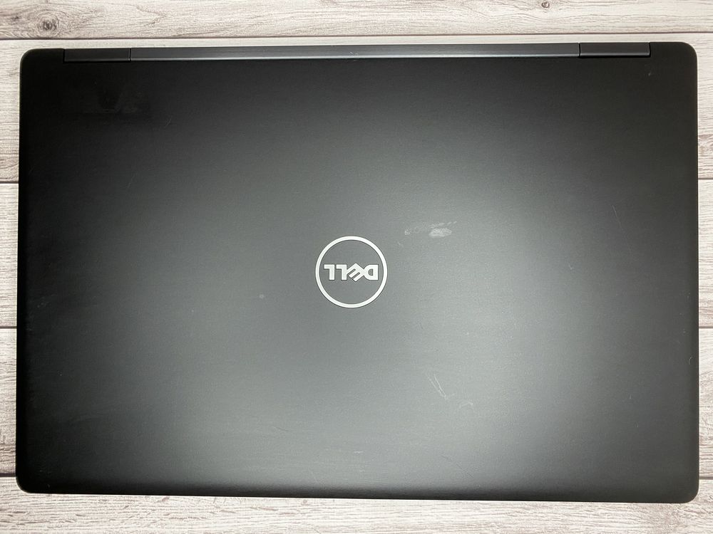 Dell Precision 3520 NVIDIA 15.6’ FHD ips i5-7440hq 8/256