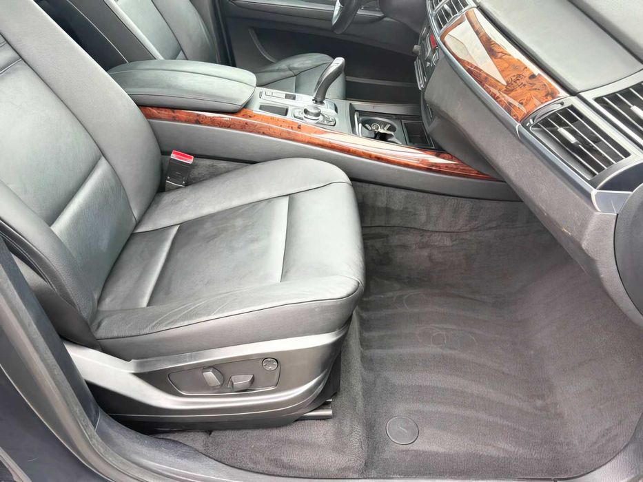 BMW X5 xDrive35d      2012