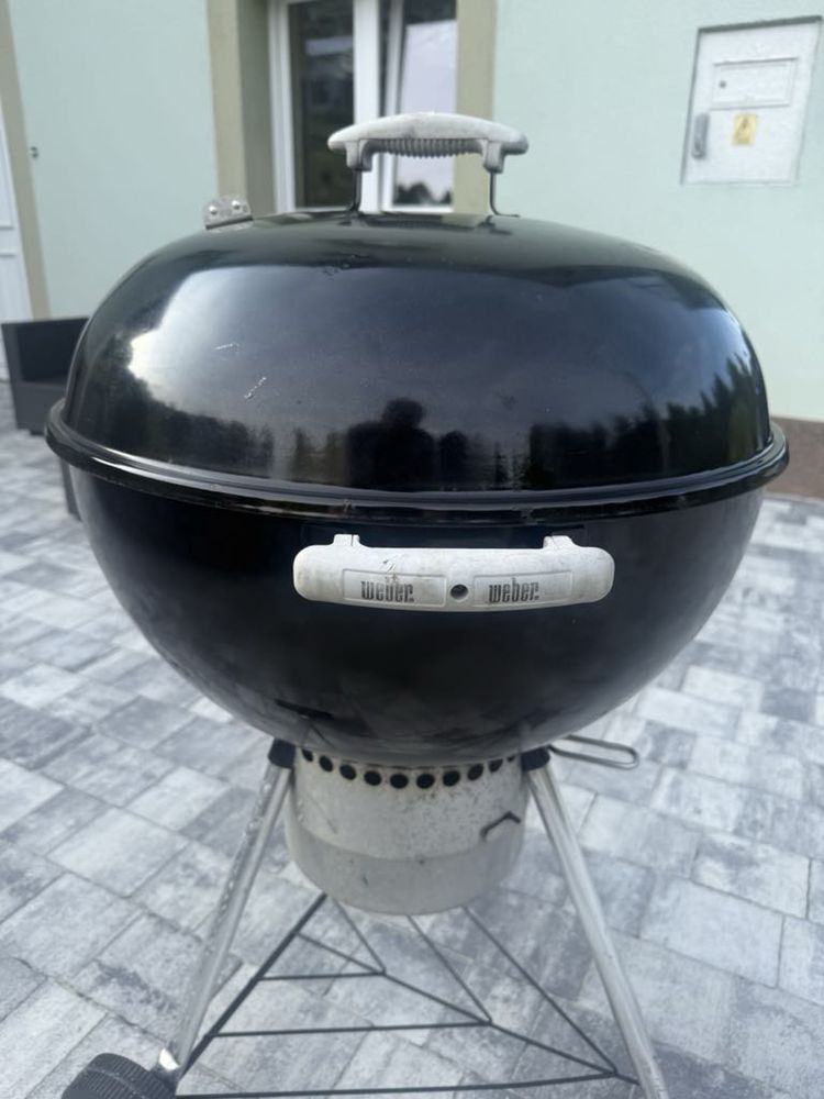 Grill węglowy Weber 57cm użyty kilka razy, jak nowy