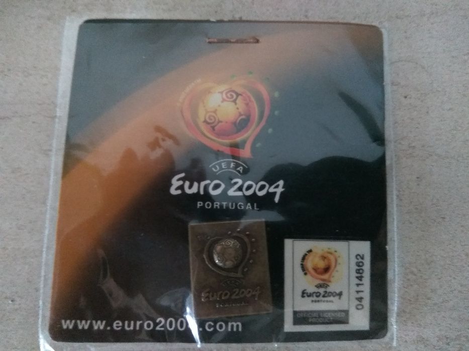 Pins Euro 2004 novos