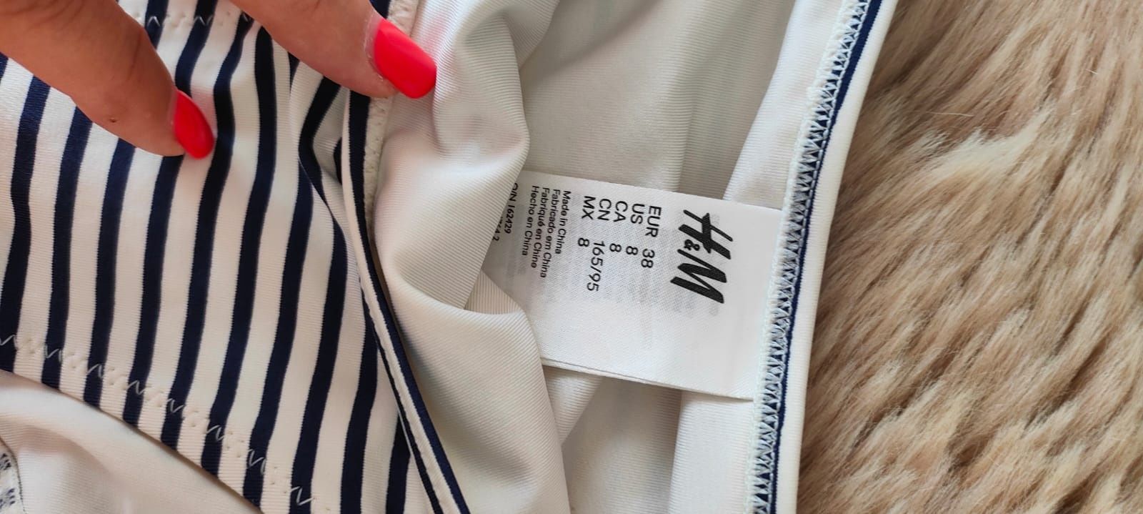 Dwuczęściowy strój kąpielowy z biżuteryjnym zdobieniem H&M rozm 36/38