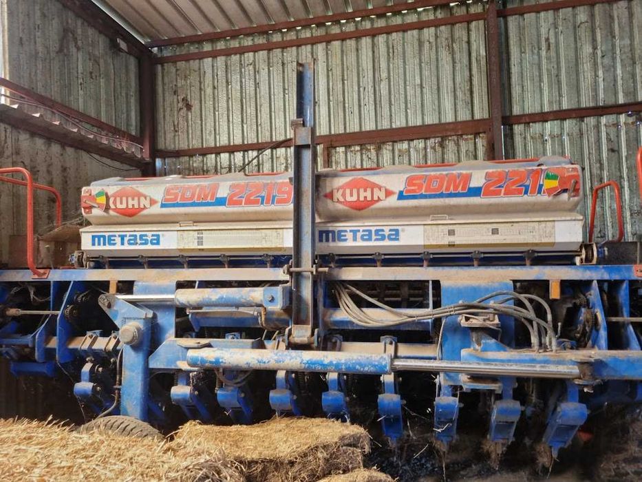 Semeador de sementeira direta KUNH METASA