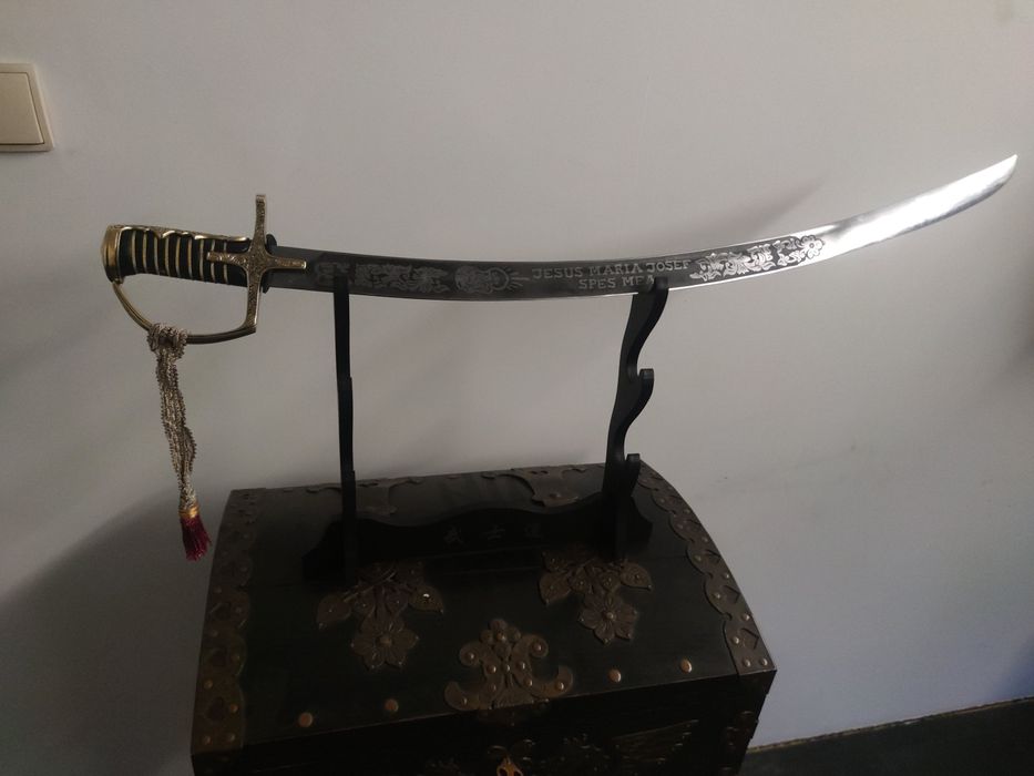 Pieknie zdobiona szabla husarska z temblakiem cheostem zdobiona nowa