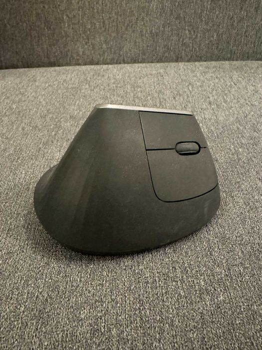 Logitech MX Vertical Ergonomic