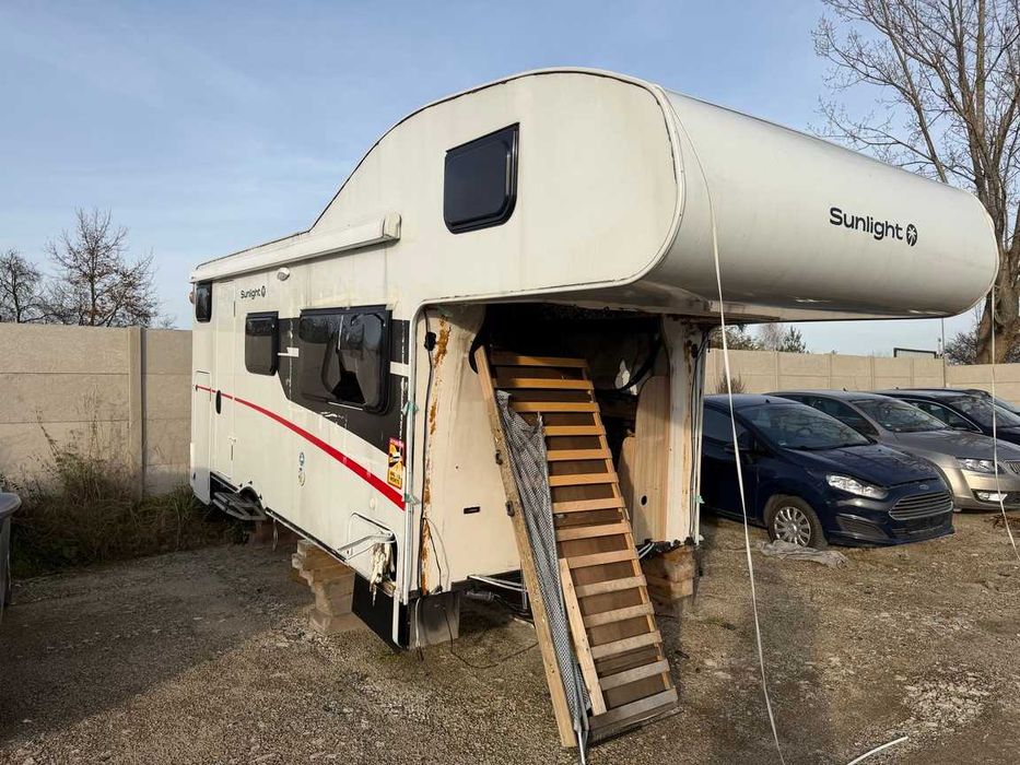 Zabudowa Kamper Camper Sunlight 2022r Na Częśći Roleta Stopien Drzwi