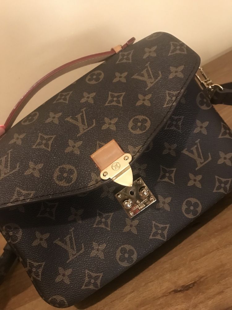 Louis Vuitton Métis Monograma