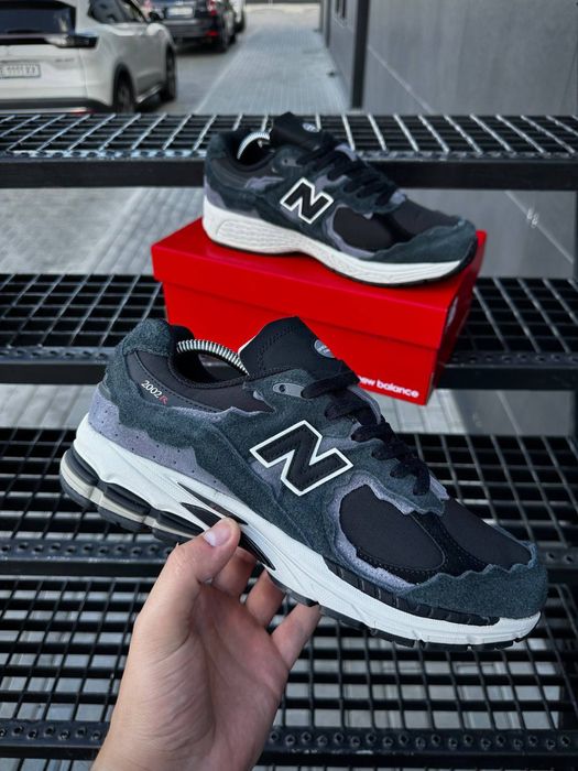 Чоловічі Кросівки New Balance 2002R