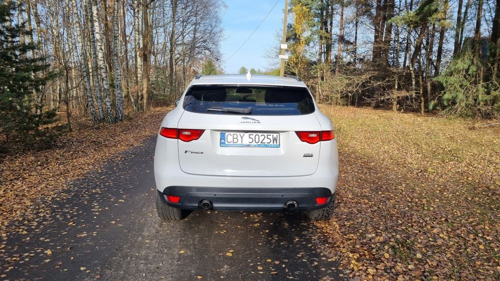 Jaguar F-pace 25t pojemność 2.0 2018 rok 250km benzyna obniżka ceny