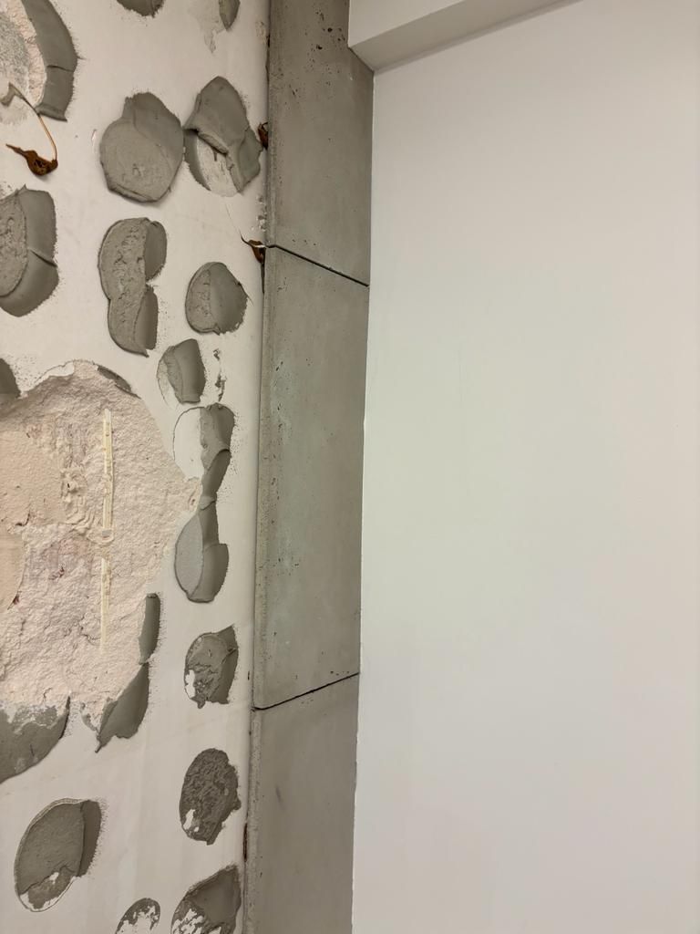 Płyta betonowa. Beton ozdobny na ścianę